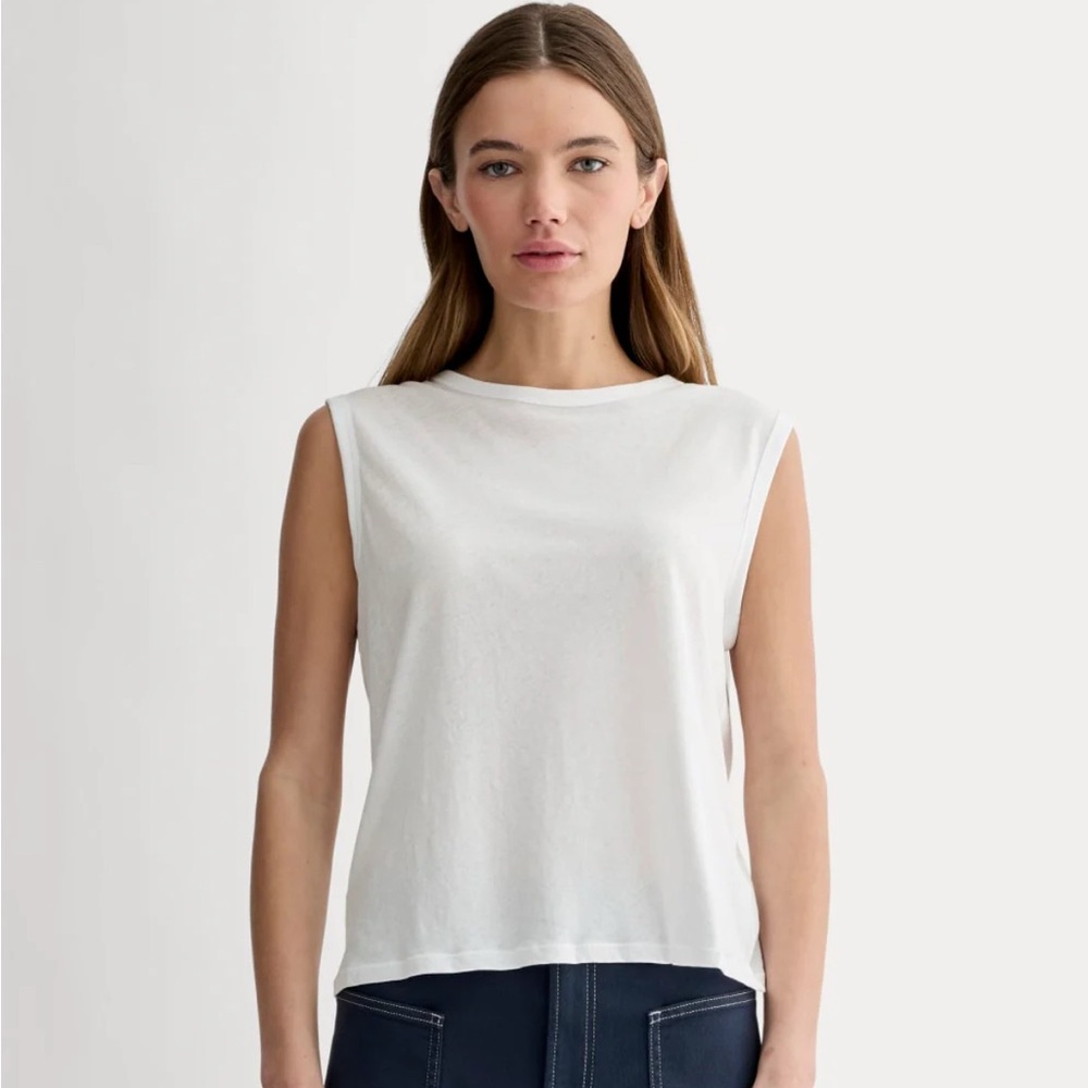 Everlane air muscle tank size small